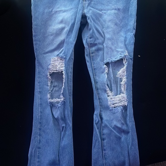 BOYFRIEND RIPPED JEANS - Picture 2 of 4